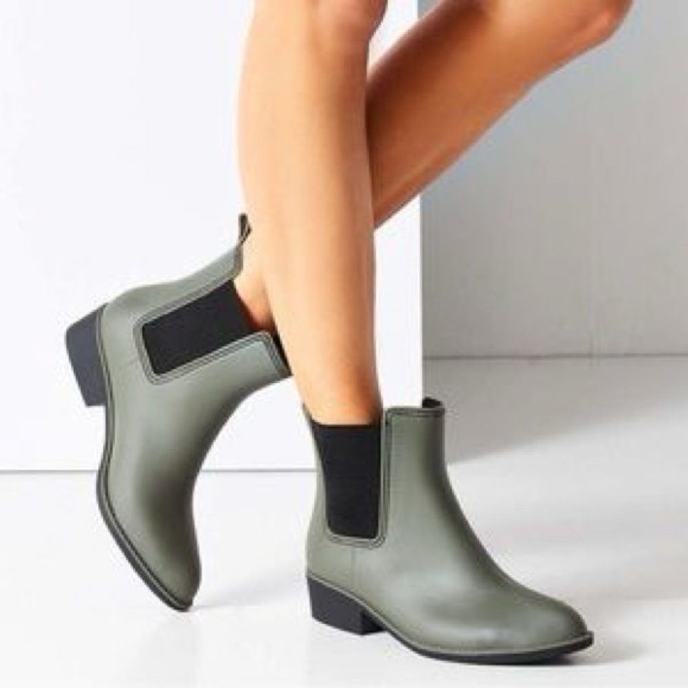 UO Rain boot Green 8 Chelsea Ankle Pointed Toe Bootie Functional Rubber Gorpcore